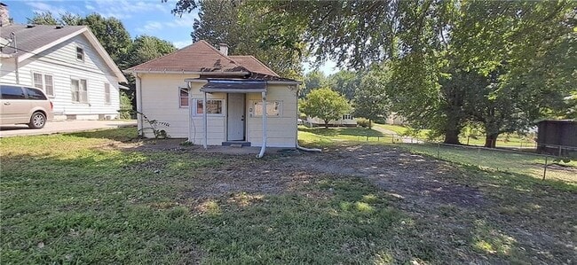 Building Photo - 2614 S 19th St