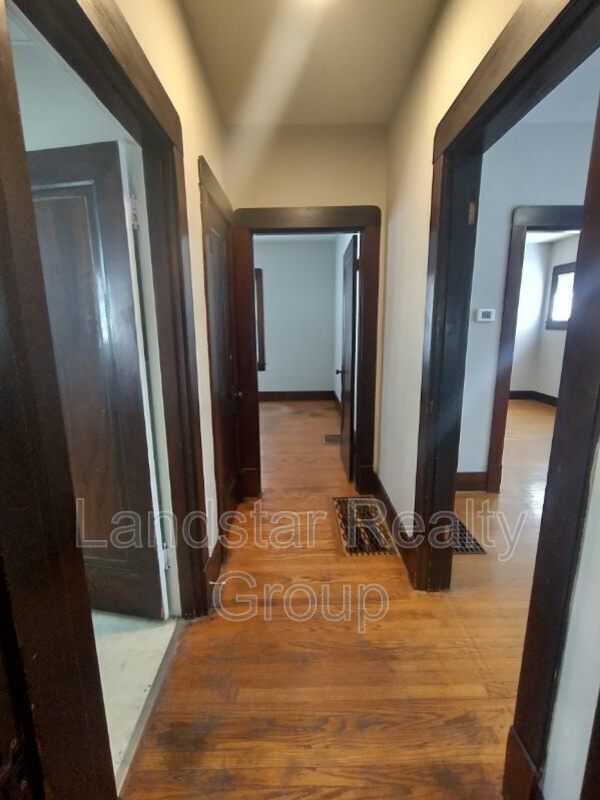 Building Photo - 1508 Sale Ave