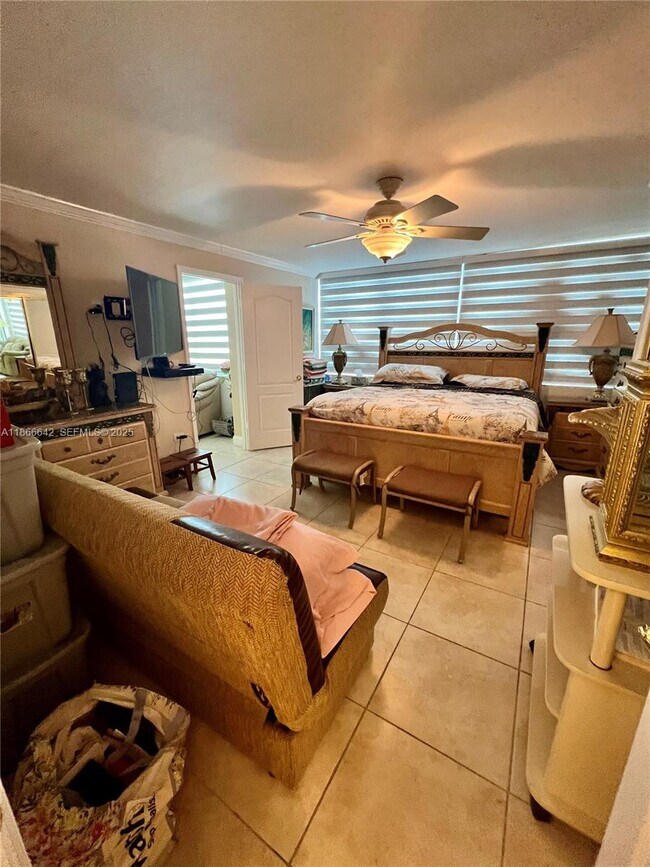 Building Photo - 7135 Collins Ave