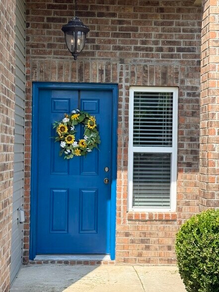 Says "welcome home" every time you enter! - 5074 W Claxton Circle