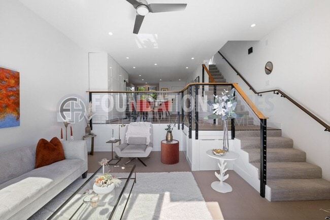 Building Photo - Modern View Condo Steps from Trails & Gold...