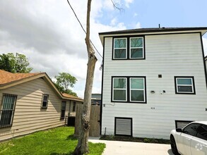Building Photo - 4114 Majestic St