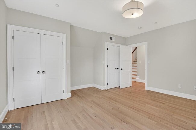 Building Photo - 5718 Huntington Pkwy