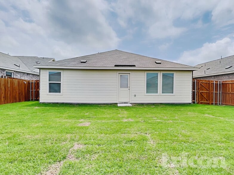Building Photo - 1837 Kiwi Dr