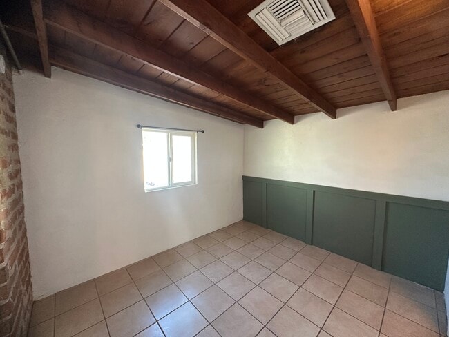 Building Photo - 174 W Borrego St