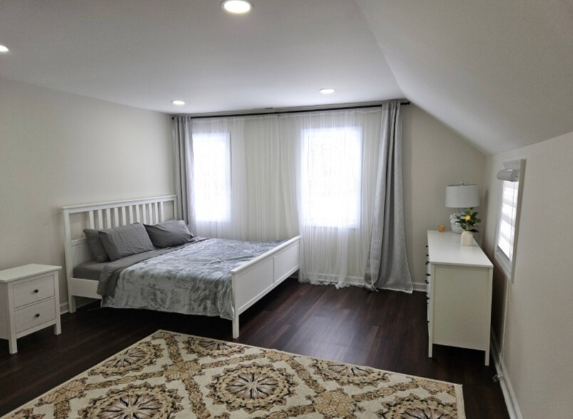 Building Photo - 183 Milltown Rd