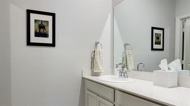 Building Photo - 7436 Palisades Dr