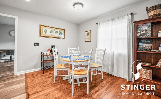 Building Photo - 907 Belleview Cir W