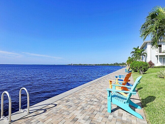 Building Photo - Palms at Waters Edge 3344-M6