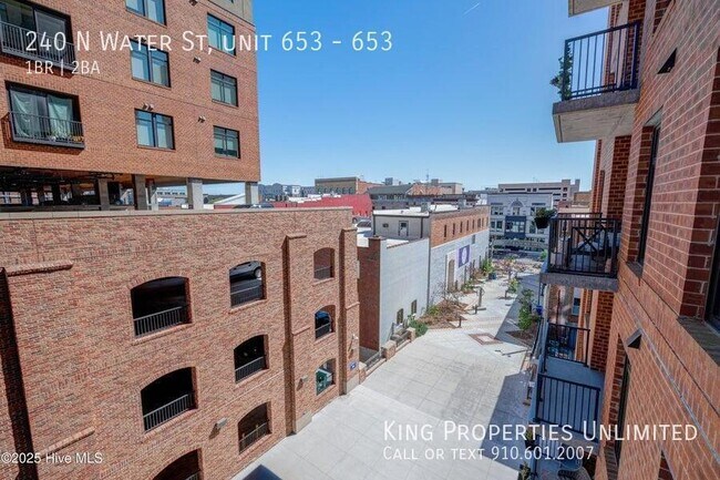 Building Photo - 240 N Water St