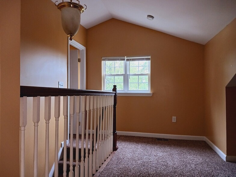 Building Photo - 2603 Hamlin St NE