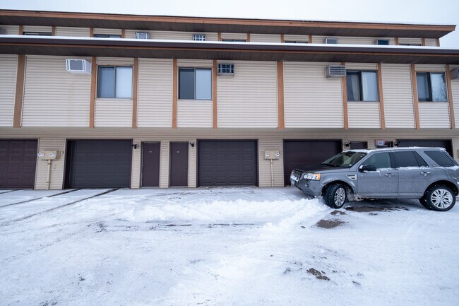 Building Photo - 1637 Christie Pl