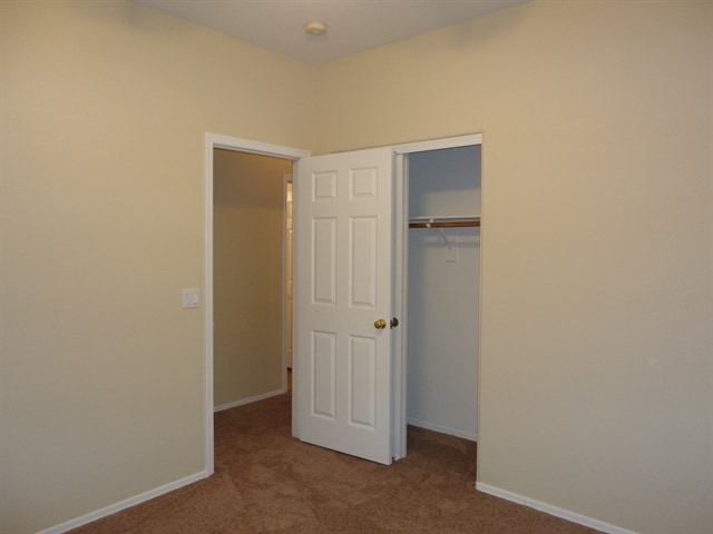 Building Photo - 14216 W Columbus Ave