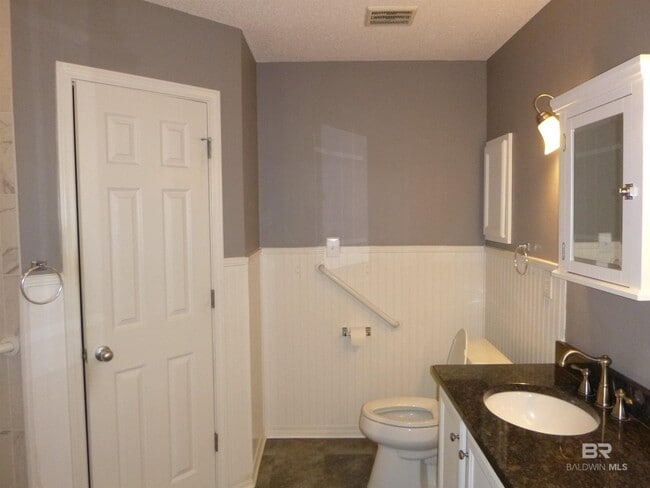 Building Photo - 30738 Pinyon Dr