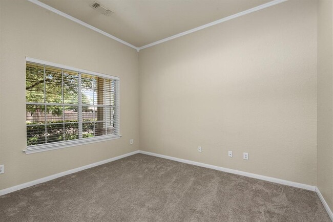 Building Photo - 17919 Rose Hill Park Ln