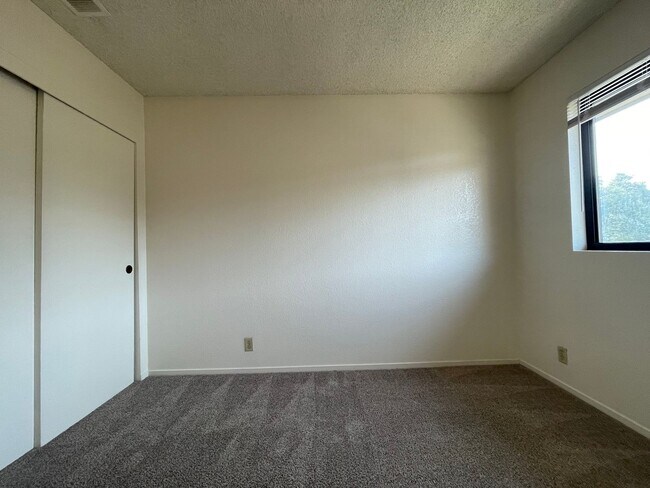 Building Photo - 9339-33 Musselman Dr.