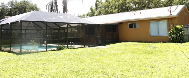 Building Photo - 421 Nogales Ave NE