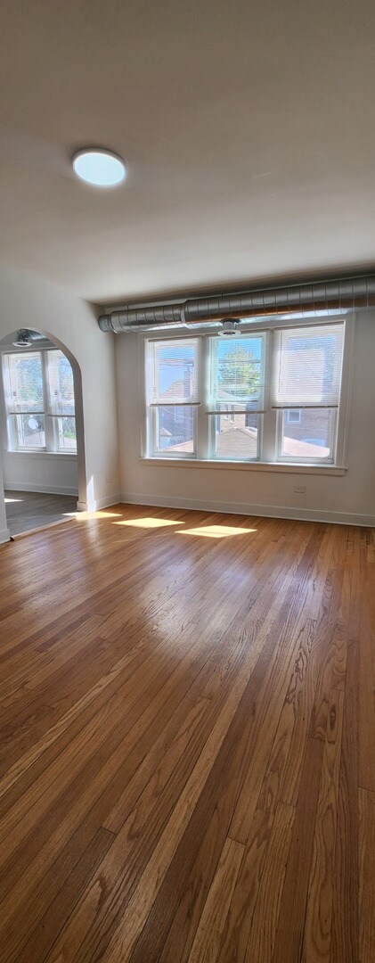 Primary Photo - 1553 W 94th St