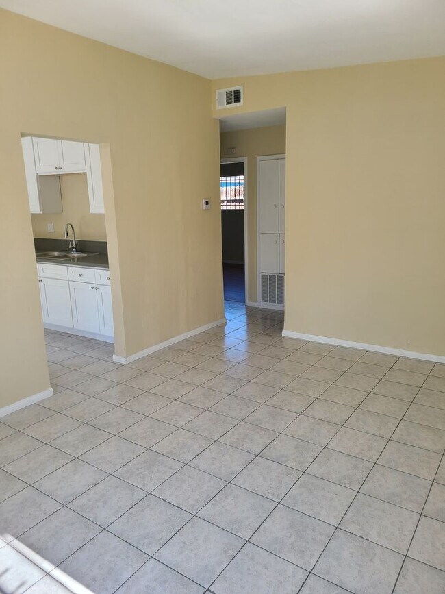 Building Photo - Bennett#2