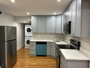 Building Photo - 11 Romsey St