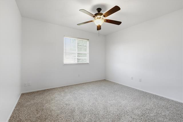Building Photo - 1715 Southampton Dr
