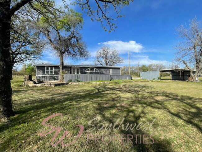 Building Photo - 3 Bedroom 2 Bathroom in the country!