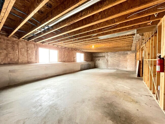 Building Photo - Great Riverton Home Now Available!