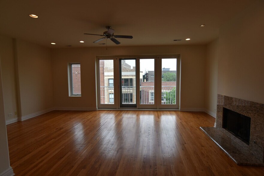 Building Photo - 5140 N Clark St