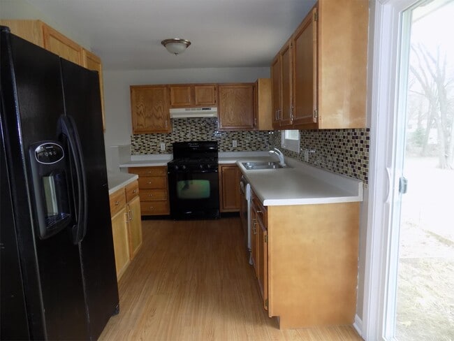 Building Photo - 1005 E North St