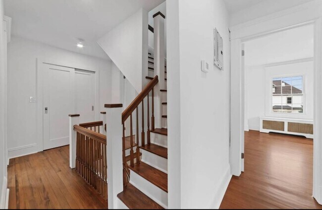 Building Photo - 70 Normandy Rd