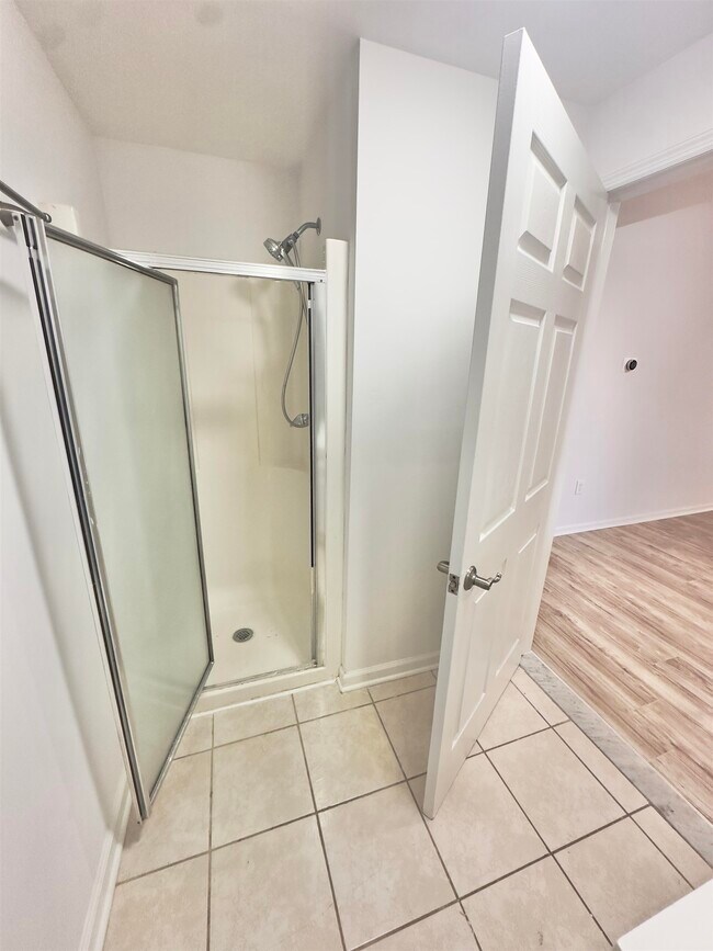 Building Photo - 197 VAN HORNE St