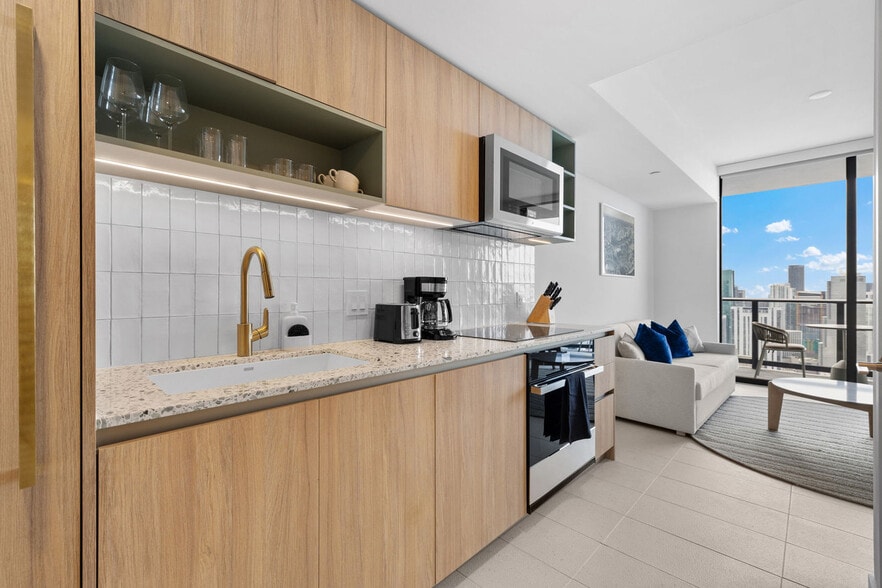 Building Photo - 159 NE 6th St