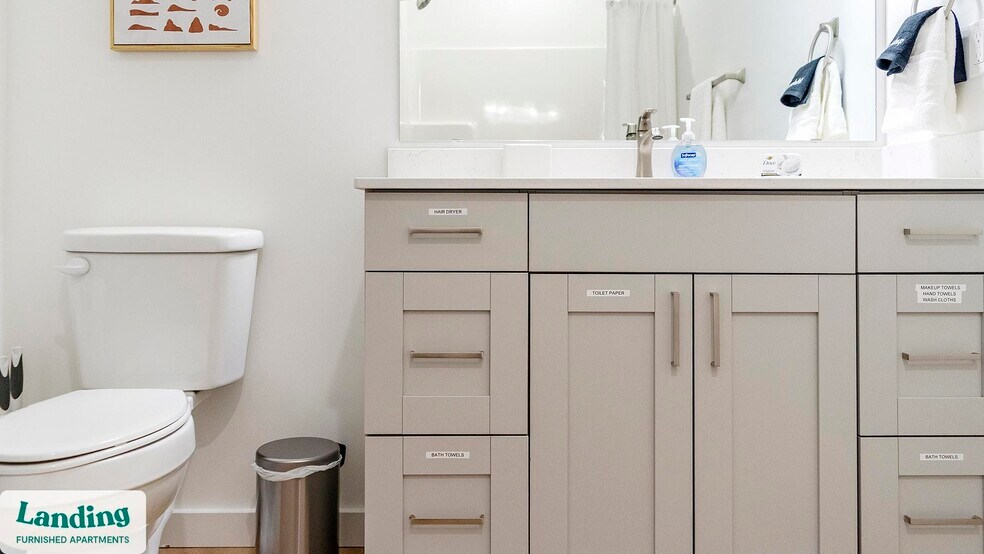 Building Photo - 650 N Main St