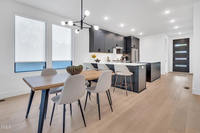 Building Photo - 810 Culpepper Ln