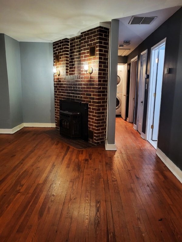 Building Photo - 484 Riverview Dr