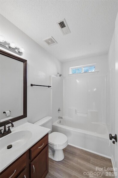 Building Photo - 9740 Veronica Dr