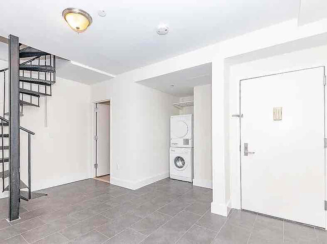 Building Photo - 871 Bergen St