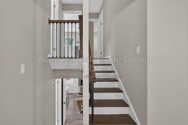 Building Photo - 6 The Knolls Ln