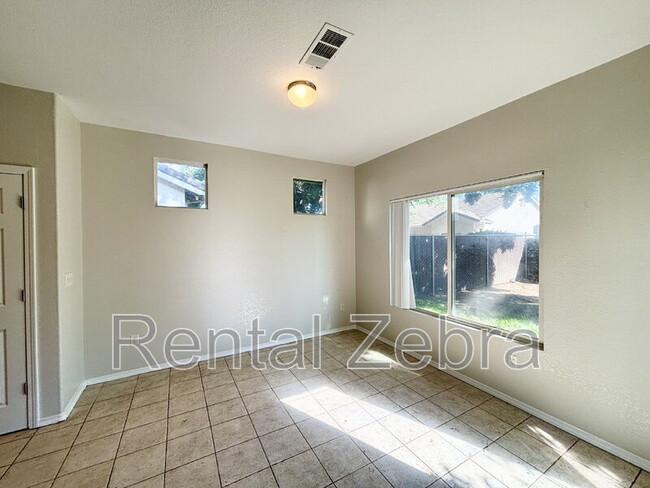 Building Photo - 2214 Sugar Pine Ct