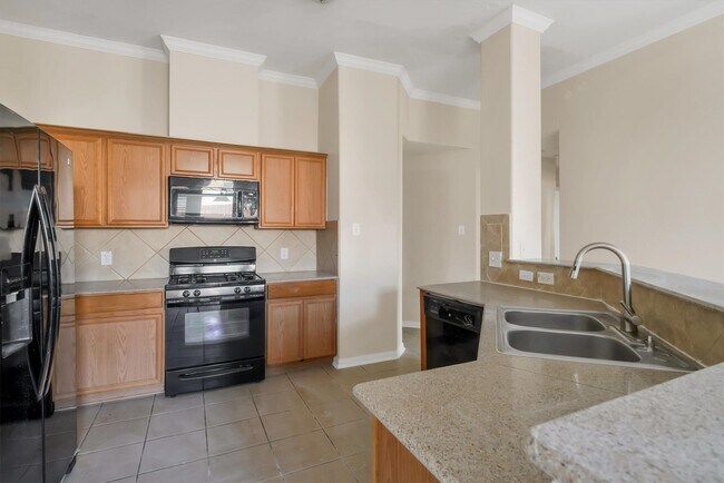 Building Photo - 835 Dracena Ct