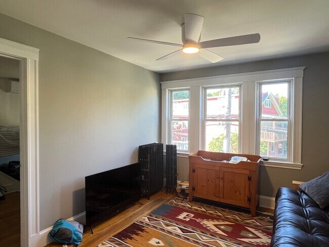 Building Photo - 110 Vassal Ln