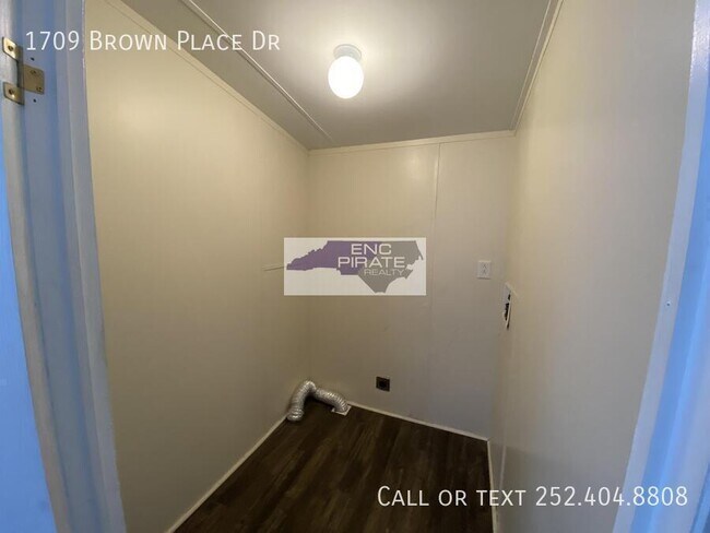 Building Photo - 1709 Brown Pl Dr