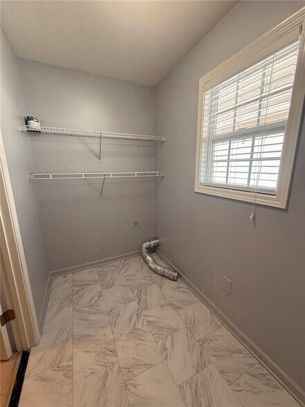 Building Photo - 6514 Mimosa Cir