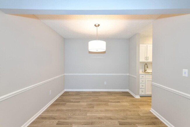 Building Photo - 1000 Belmont Park Dr SE