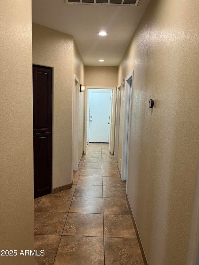 Building Photo - 16646 N 59th Pl