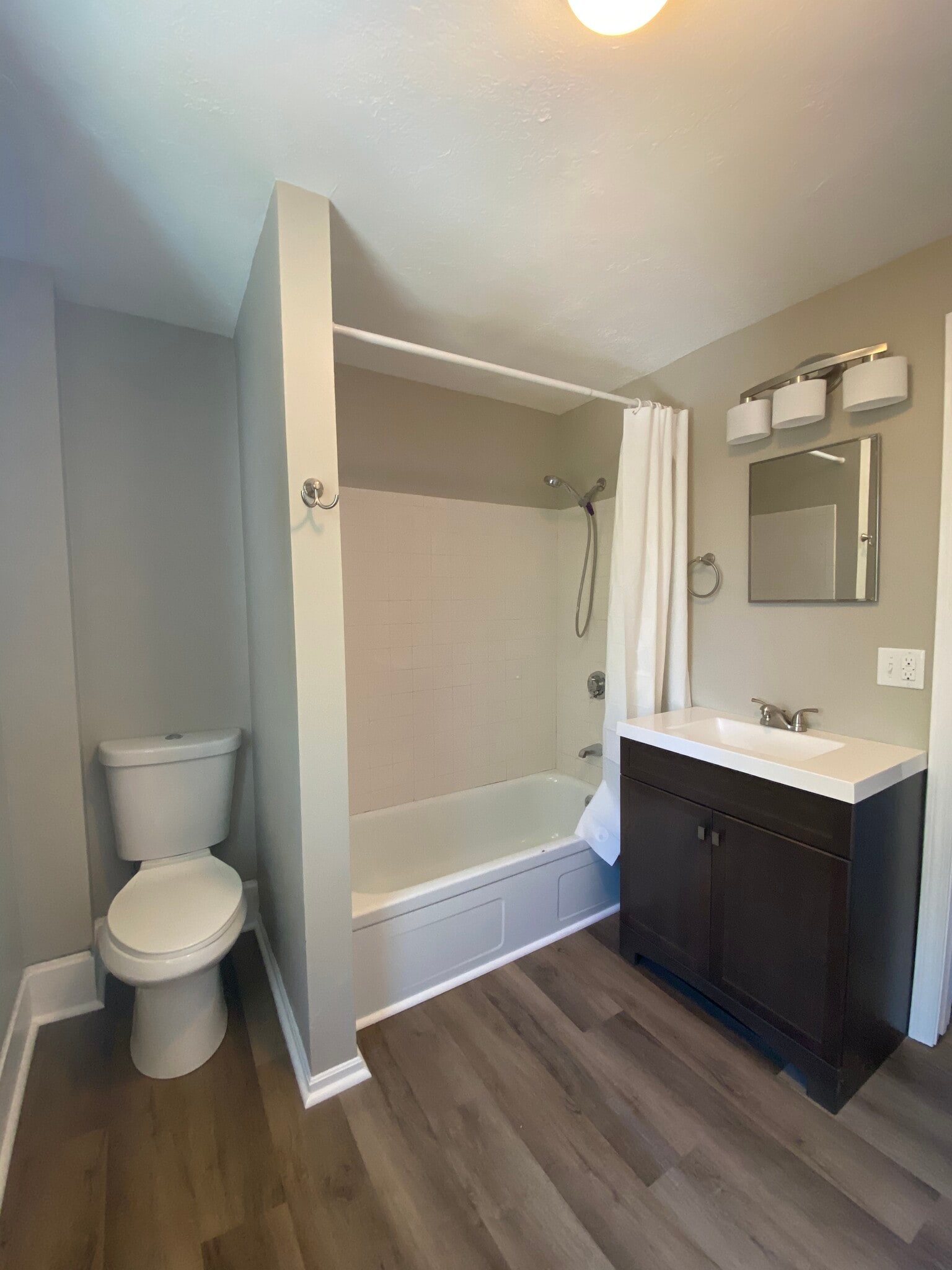 Master Bath - 193 Pearl St