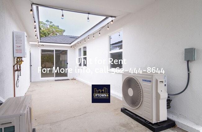 Building Photo - AVAILABLE - July 1 - HOUSE - 3 Bedrooms / 2 Baths - Long Beach