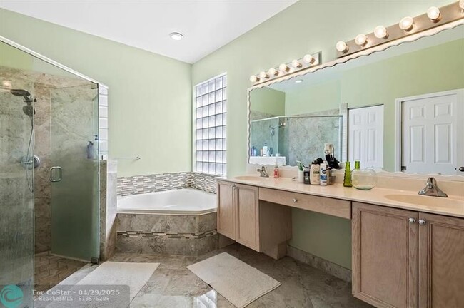 Building Photo - 9728 Vineyard Ct