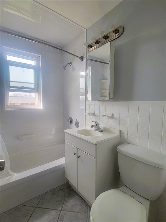 Building Photo - 70 Carroll Ave