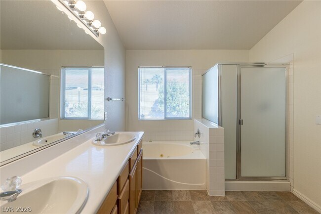 Building Photo - 718 Tiffany Bend St